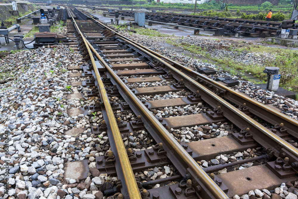 Obraz premium Cargo train platform at sunset with container