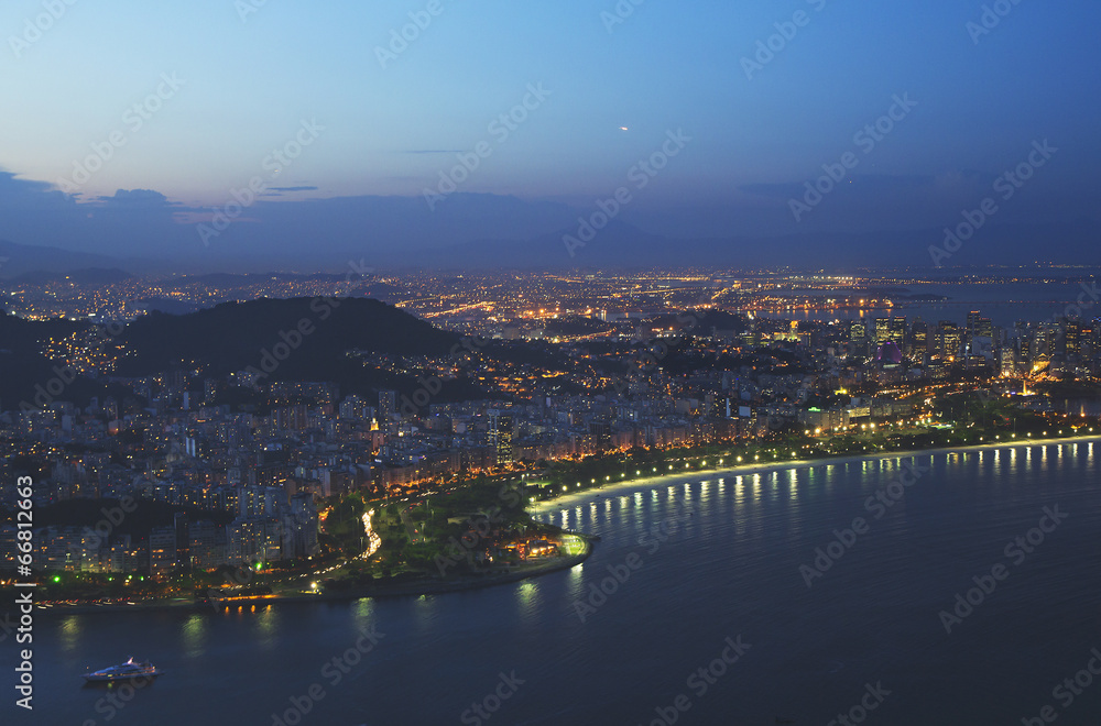 Вечерний Рио де Жанейро. Вид с горы 