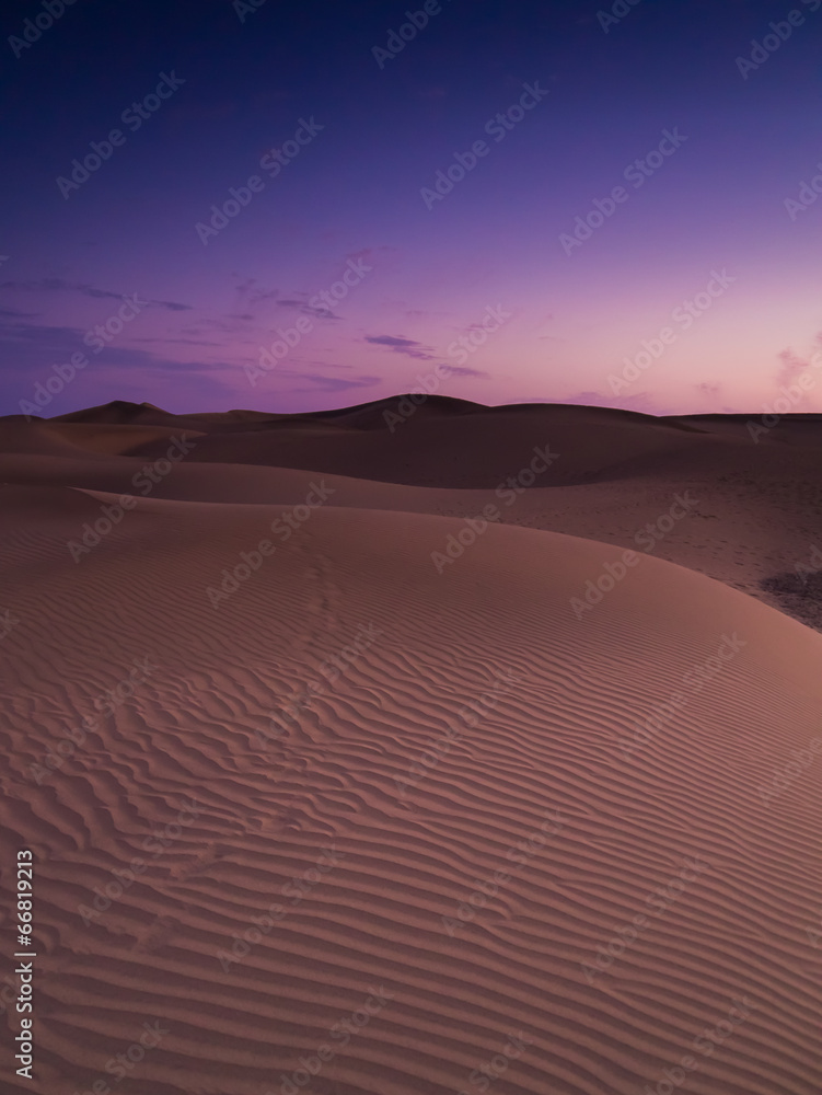Naklejka premium Morgendämmerung in den Dünen von Maspalomas auf Gran Canaria