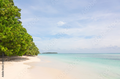 Beach on Zapatilla island, Bocas del Toro, Panama © dmitriy_rnd