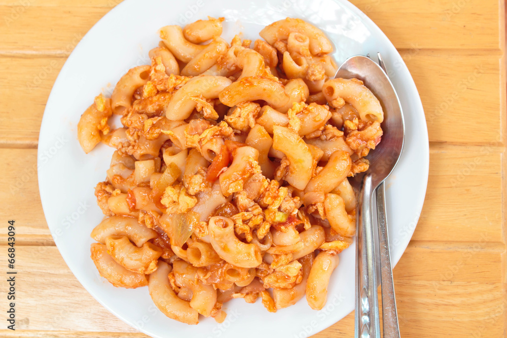 Stir-fried macaroni.