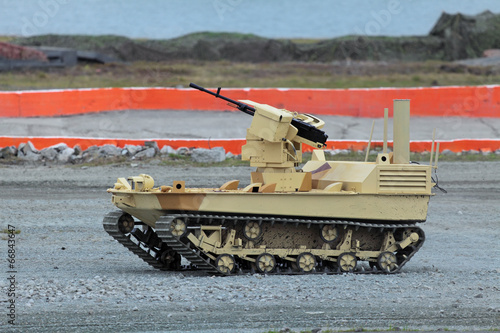 Schilderij op canvas A robot is a machine gun