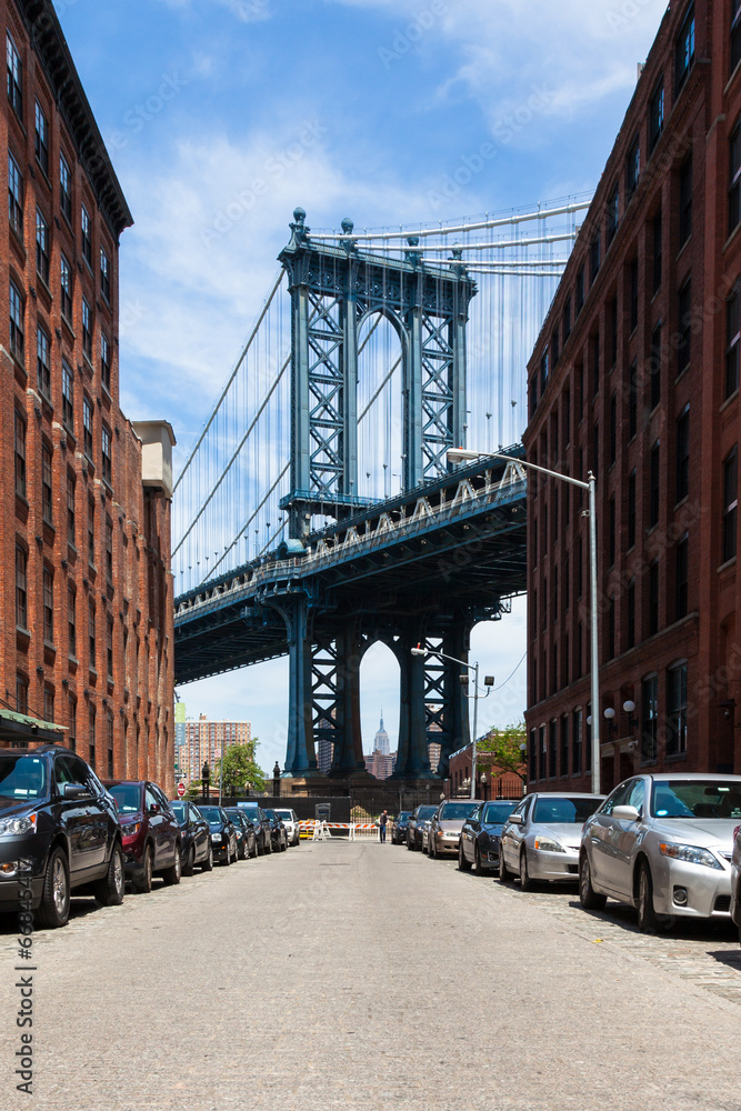 View of Manhattan bridge from Brooklyn - New York - USA - obrazy, fototapety, plakaty 
