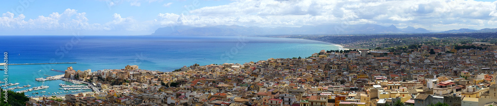 Vue aérienne de Castellammare del Golfo en Sicile