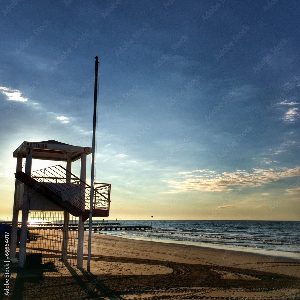 morning sun, beach life