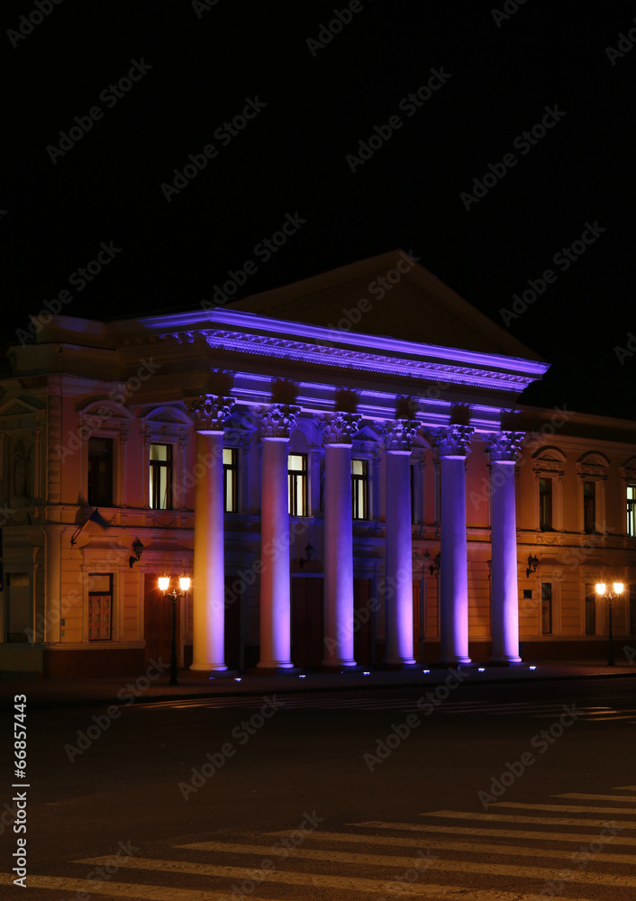 Obraz premium Theater building at night