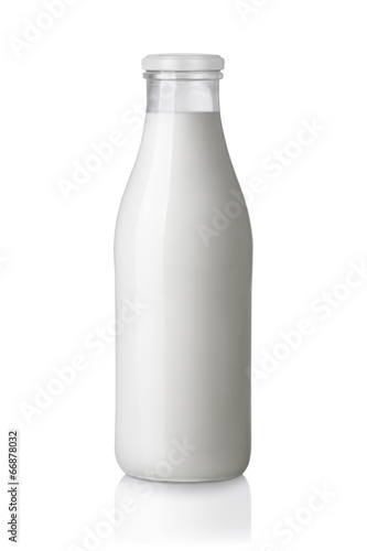 Milch Flasche isoliert auf weißem Hintergrund