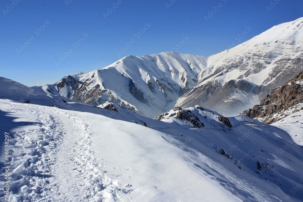 montagnes iraniennes en hiver