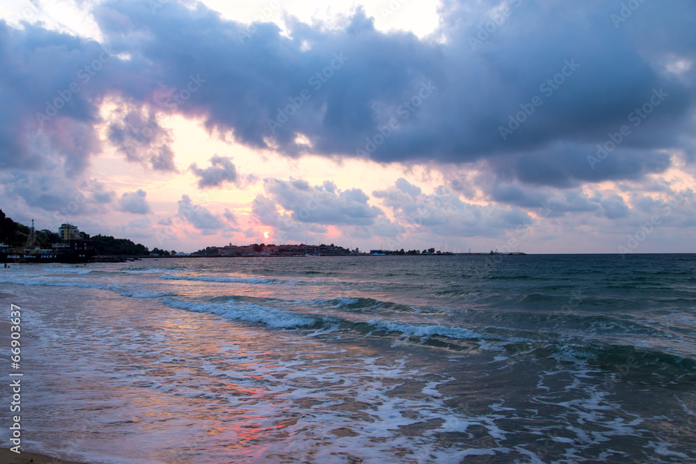 Obraz premium sea ​​sky clouds sunset