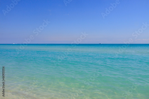 Corlor DSLR image of empty beach, South Beach, Miami, Florida © Richard McGuirk