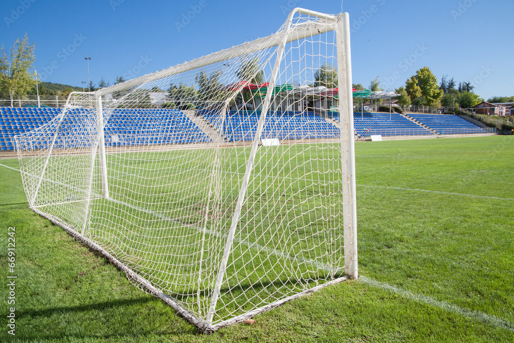 Obraz premium Net soccer goal football green grass