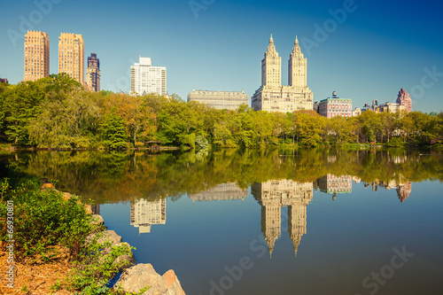 Foto Central park at sunny day