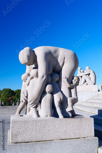 Sculptures in Vigeland park mother and kids