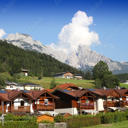 Alpine town - Annaberg im Lammertal (Austria) © Tupungato