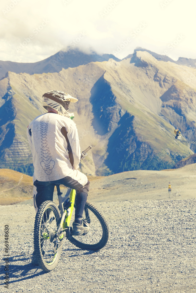 Fototapeta premium Mountainbiker
