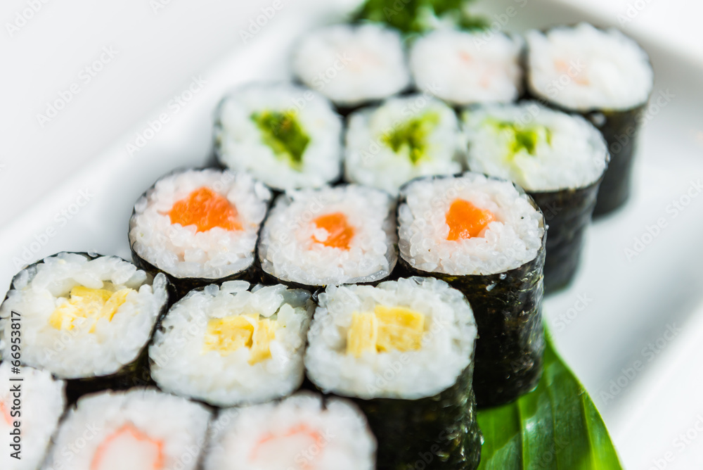 Sushi roll Sushi roll