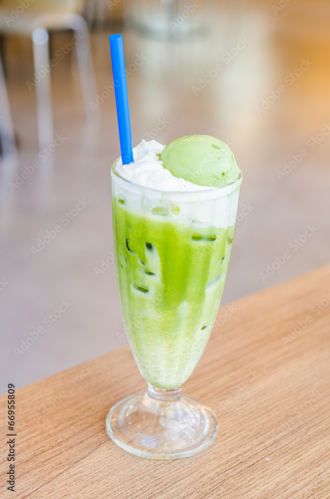 Iced green tea