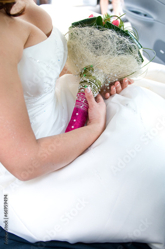 bride holding bouquet