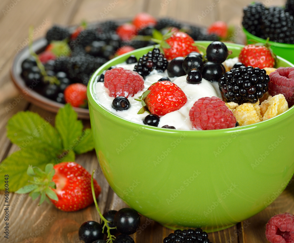 Muesli with yoghurt and berries Muesli with yoghurt and berries