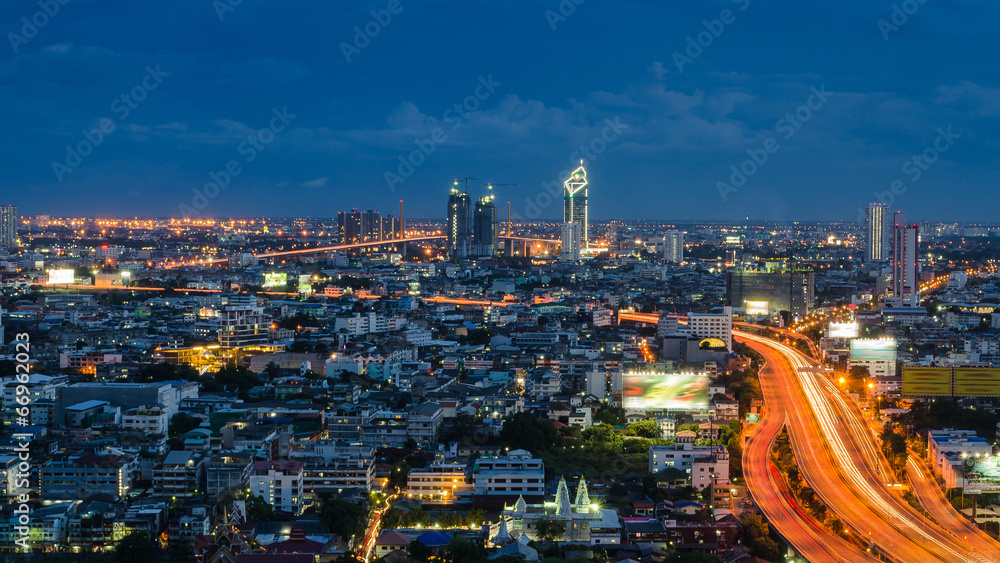Obraz premium Bangkok express way at twilight time