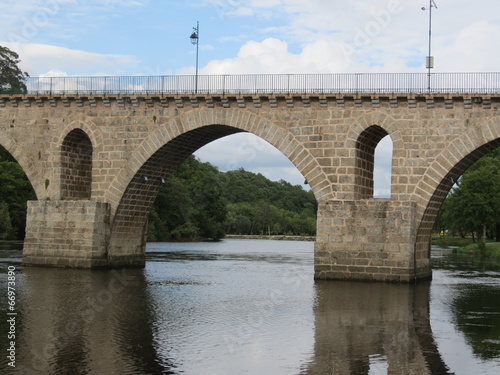 Portugal - Ponte da Barca - Une arcade du pont