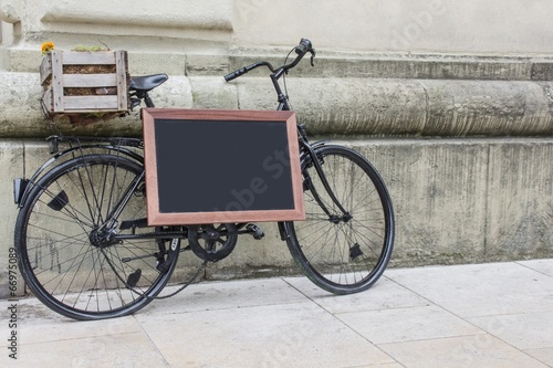 Fahrrad mit Schiefertafel