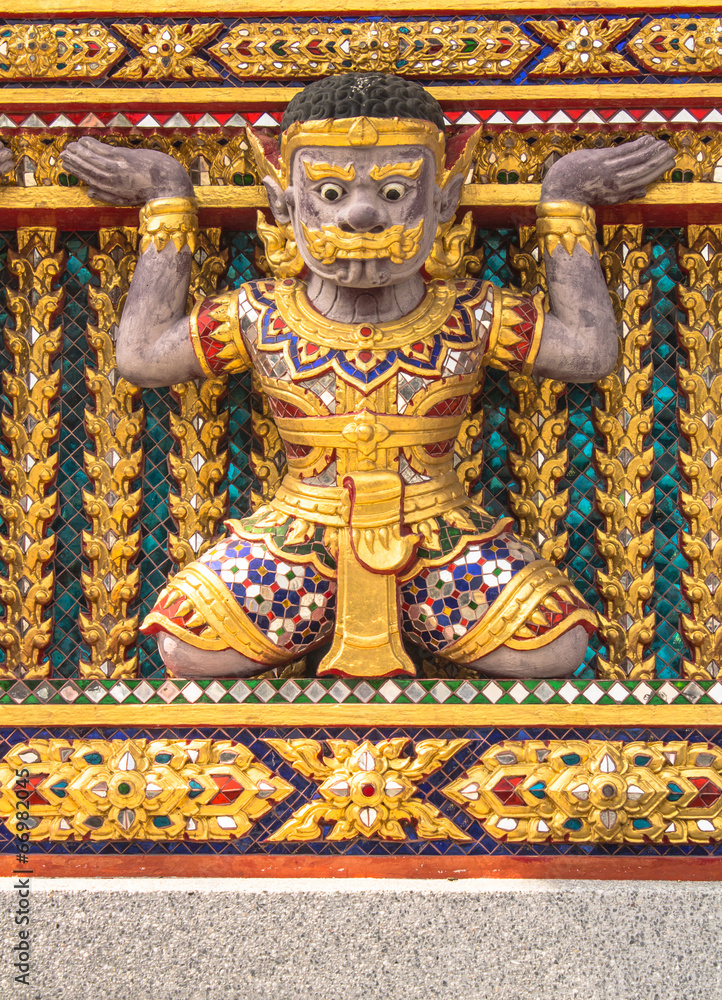 Fototapeta premium giant statue on church wall.