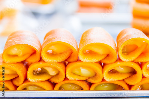 golden roll  cream bun Thai Desert