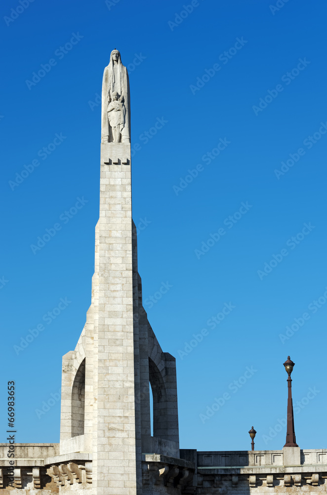 Paris, statue de sainte Geneviève