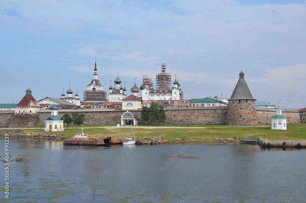 Соловецкий монастырь со стороны гавани Благополучия