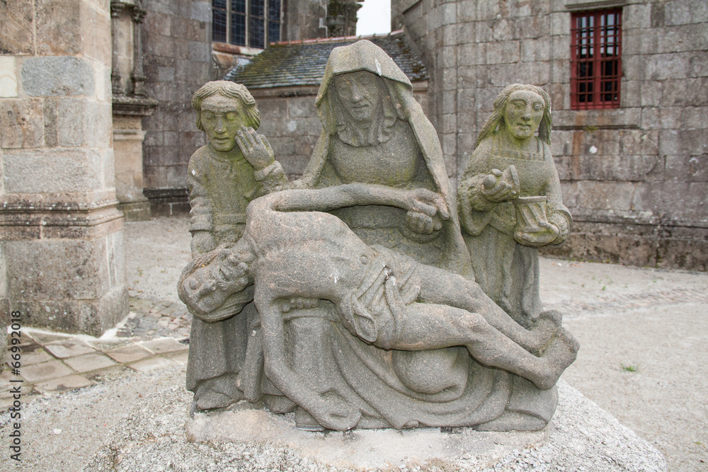 Statue du christ de l'église Saint Suliau à Sizun, Finistère