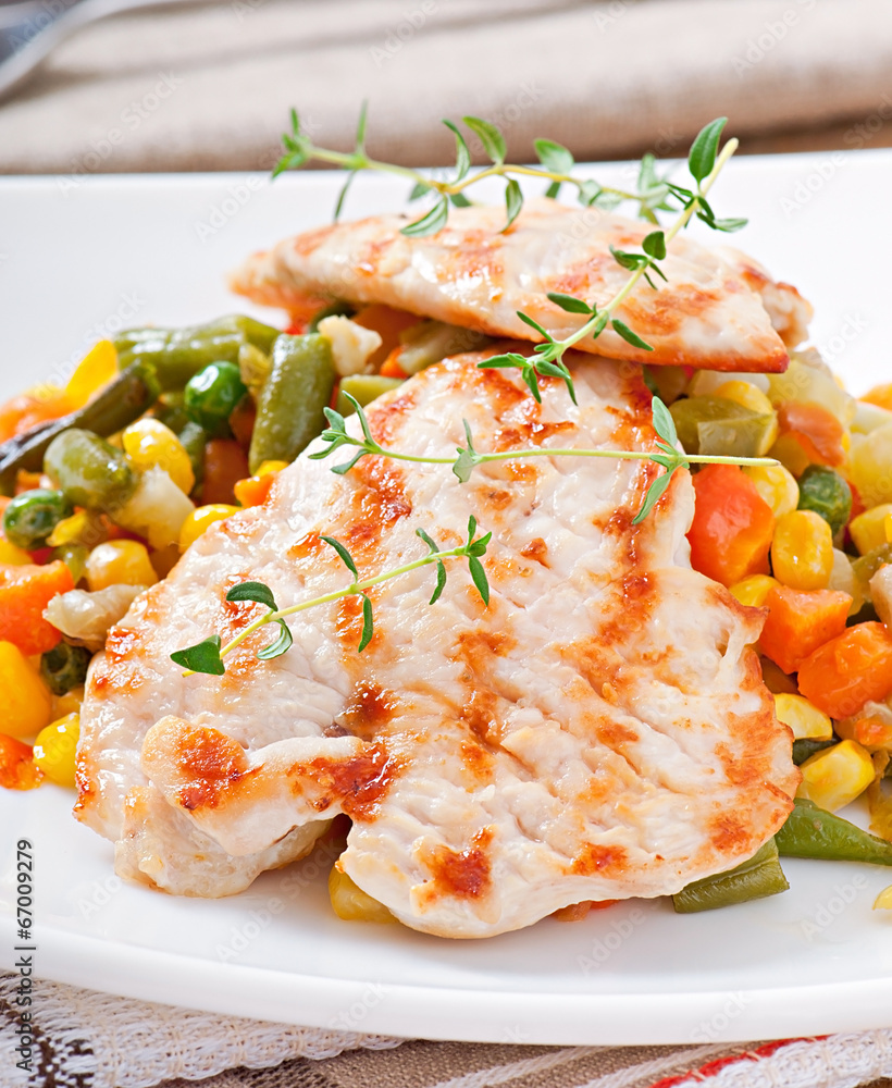 Grilled chicken breasts and vegetables Grilled chicken breasts and vegetables