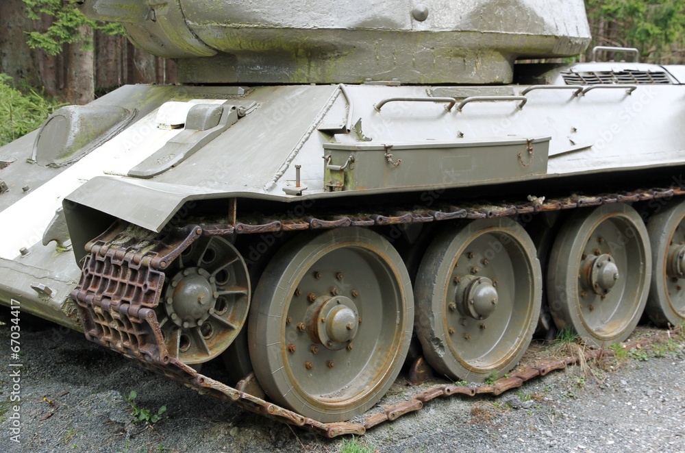 heavy tank tracks used during the war