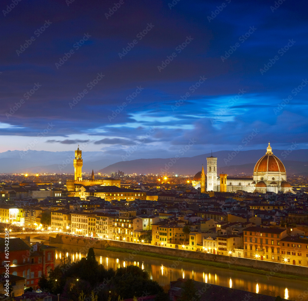 Night view to Palazzo Vecchio and Cathedral of Santa Maria del F