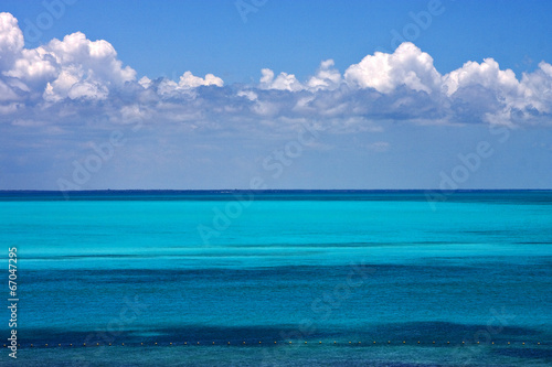 blue and blue in the sea © lkpro
