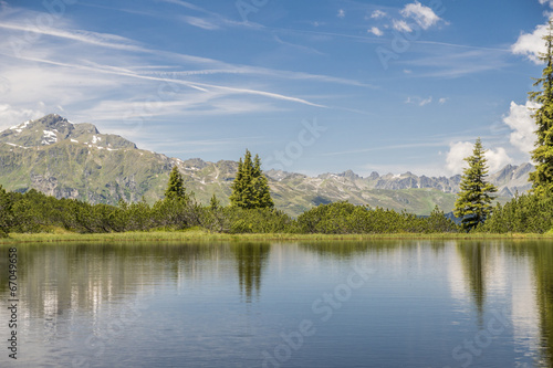 Fototapeta Naklejka Na Ścianę i Meble -  Bergsee in den Alpen