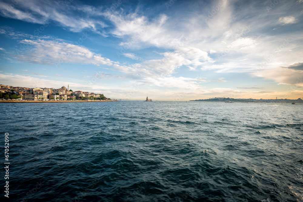 Obraz premium Maiden's tower from sea, Istanbul