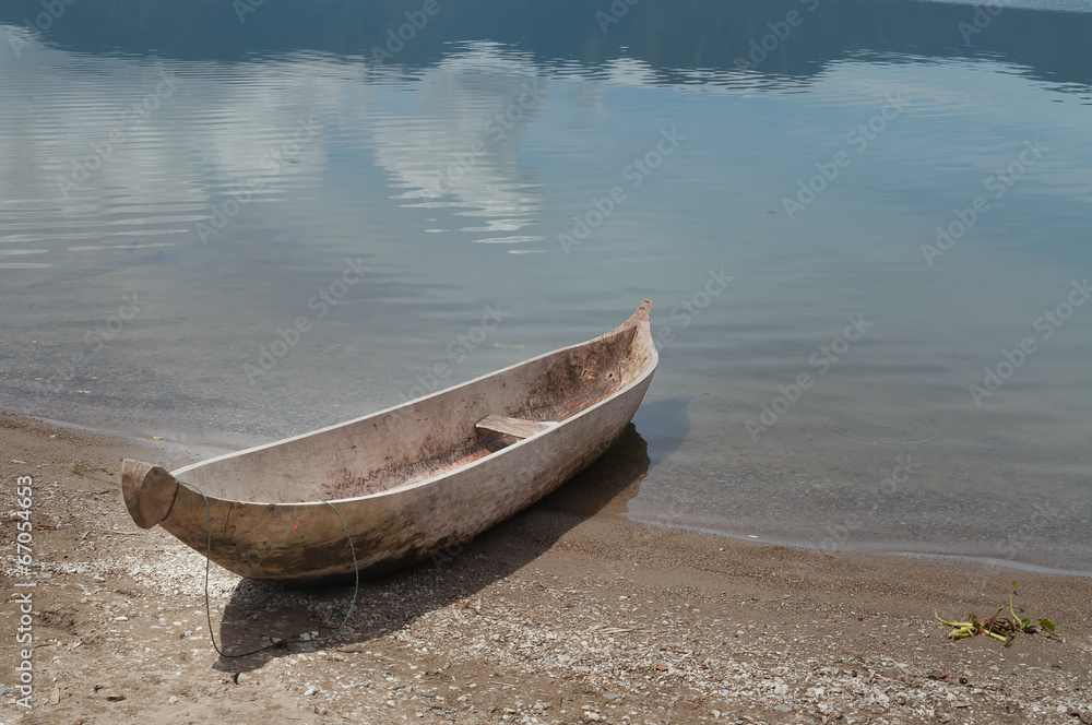 Fishing boat at Lake Maninjau (Danau Maninjau) Fishing boat at Lake Maninjau (Danau Maninjau)