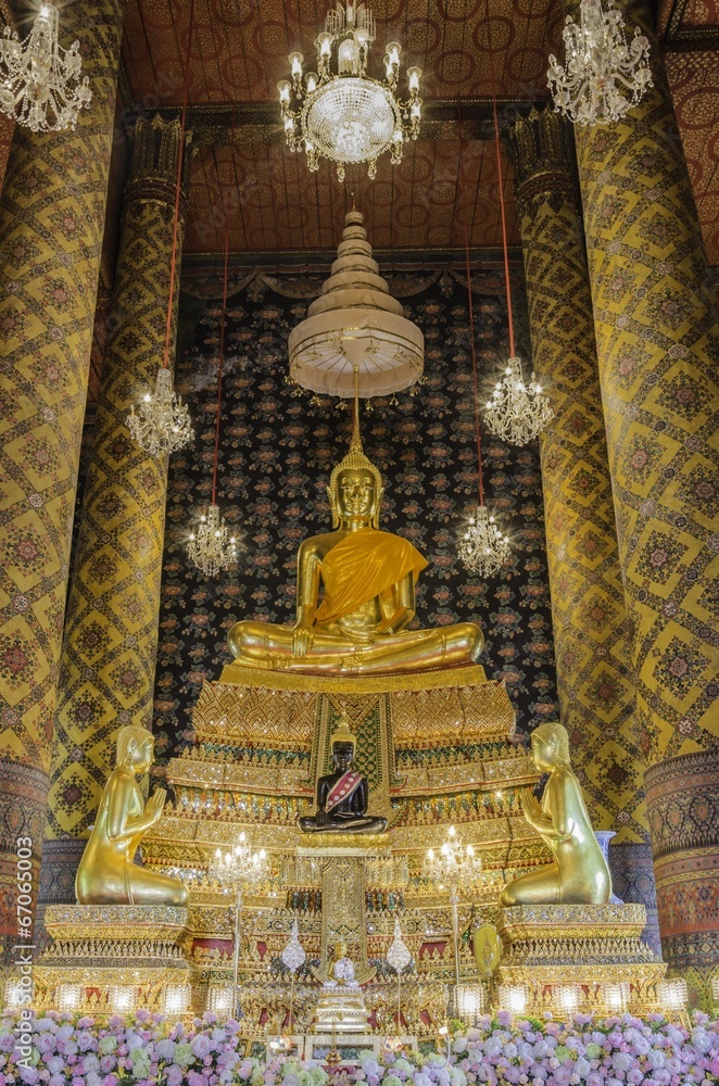 Fototapeta premium Buddha sculpture that Taken at temple in Bangkok, Thailand
