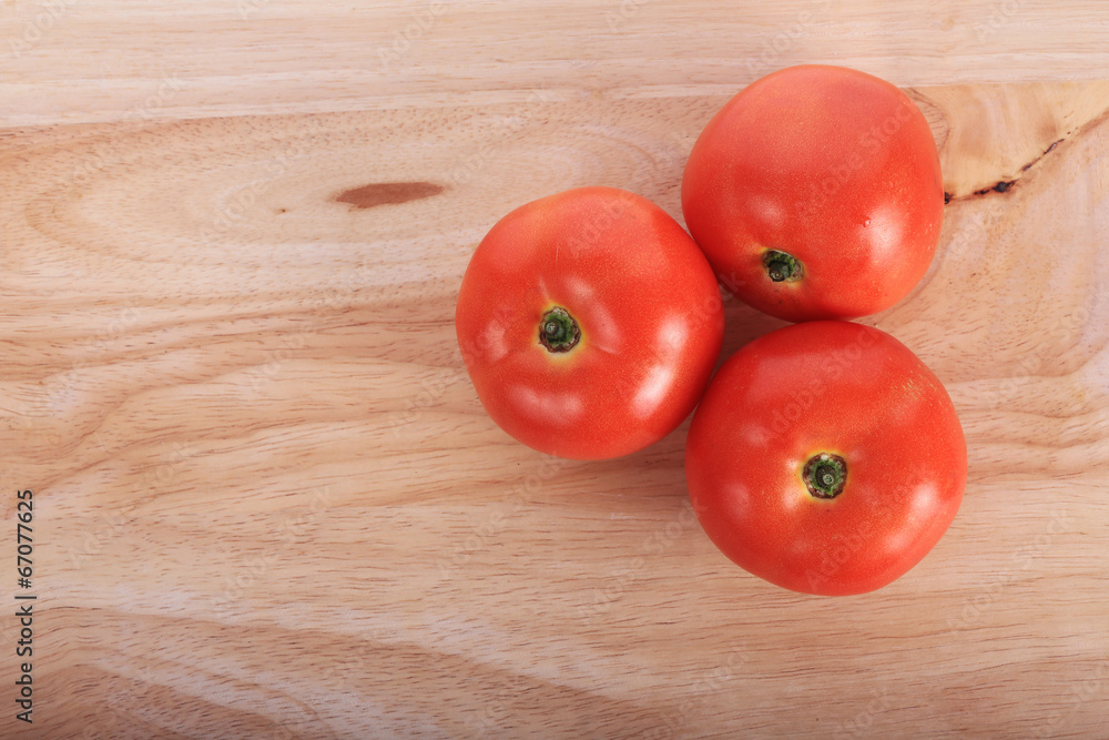 tomato on wooden chopping board prepare cooking tomato on wooden chopping board prepare cooking