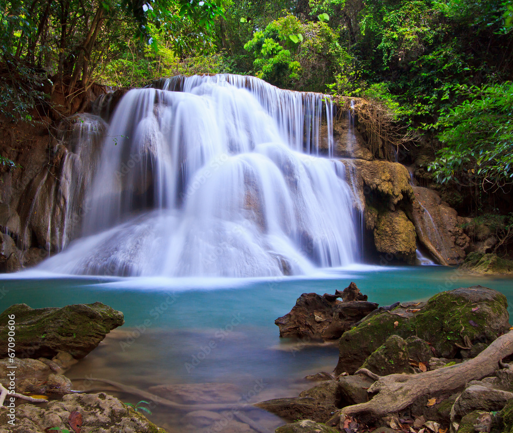 Fototapeta premium Huay Mae Kamin waterfall in Kanchanaburi province of Thailand