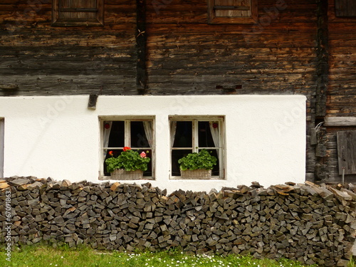 Hauswand im Bergbauernhaus