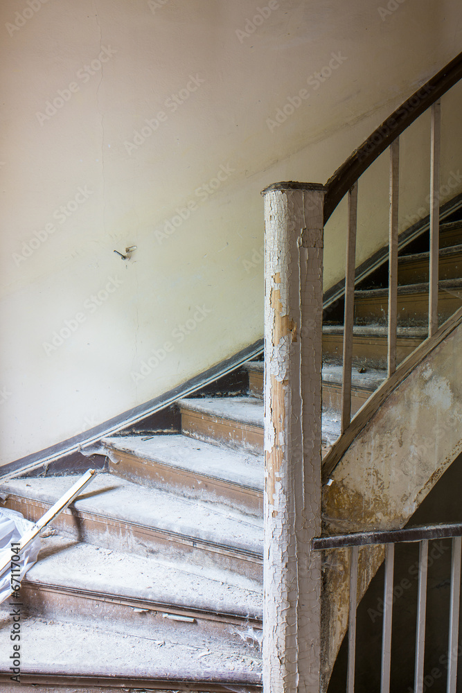 Fototapeta premium DDR Abruchaus Wendeltreppe