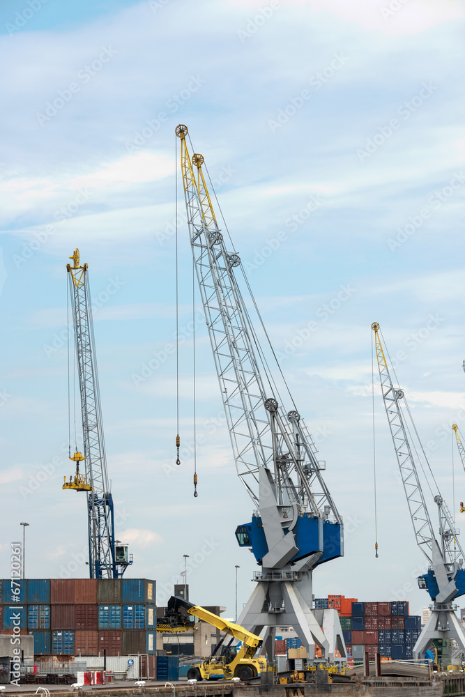 big cranes in dutch harbor