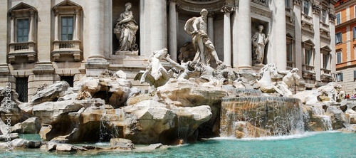 Photography Fountain di Trevi - famous Rome's place