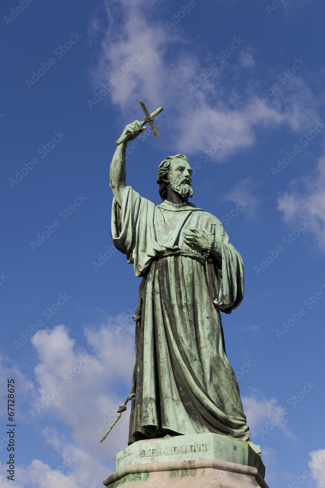 Fototapeta premium Statue in Amiens, Picardy, France
