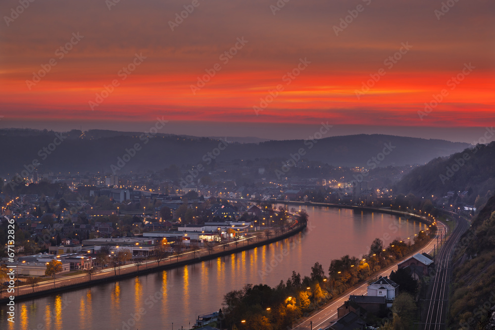 Naklejka premium Red Sunset at Meuse River