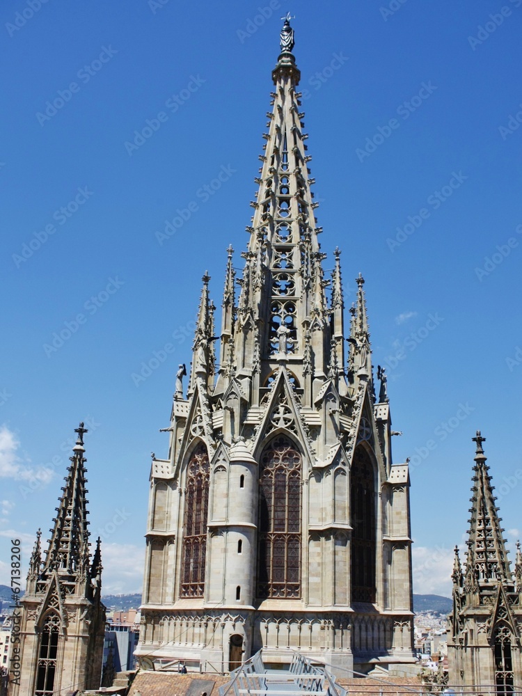 バルセロナ　大聖堂　尖塔