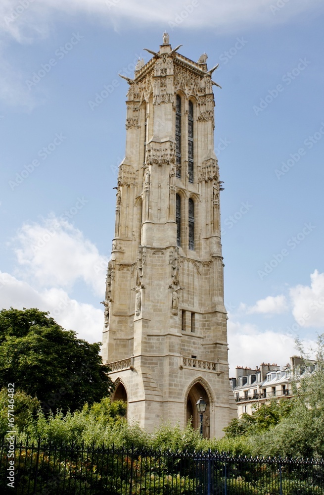 パリ　サンジャックの塔