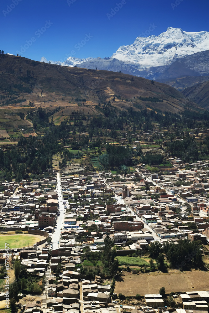 Obraz premium Rio Santa Valley and Cordiliera Blanca, Peru, South America